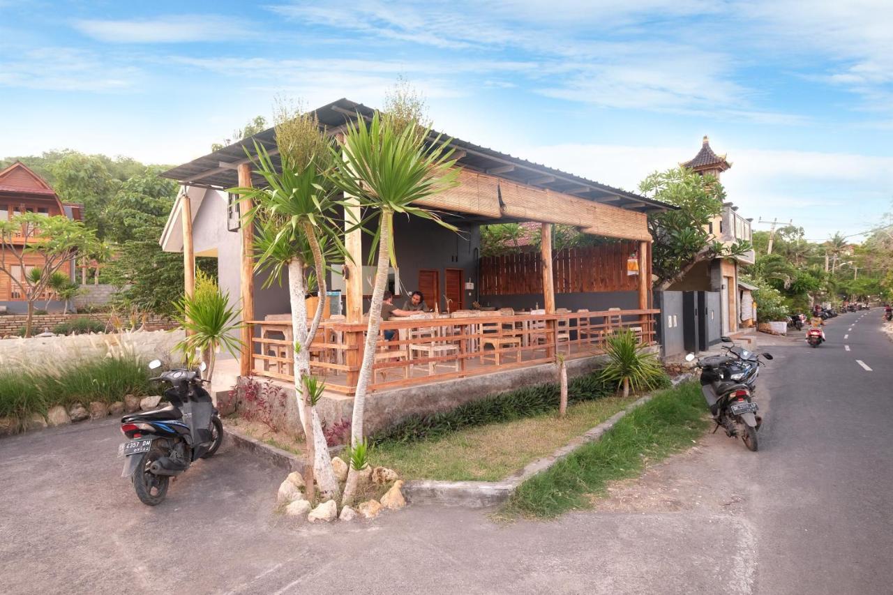 Adara Beach Huts Batununggul Экстерьер фото