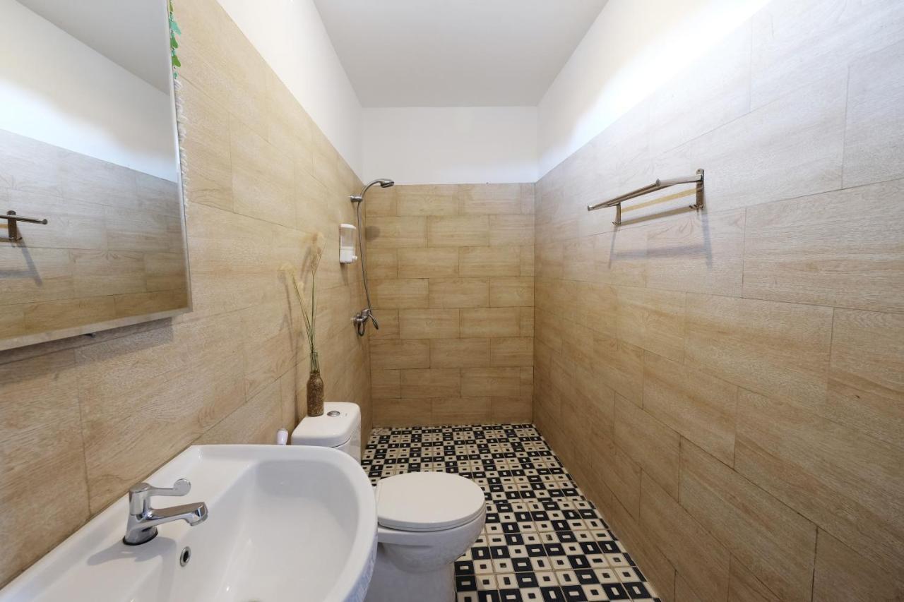 Adara Beach Huts Batununggul Экстерьер фото